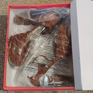 JustFab Grasie thick heel shoe in Cognac sz10